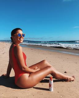 Liz Hernandez feet photo 5