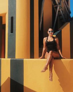 Liz Hernandez feet photo 18