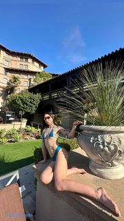 Liz Lee feet photo 18