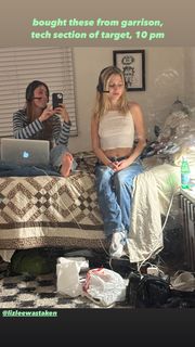 Liz Lee feet photo 1