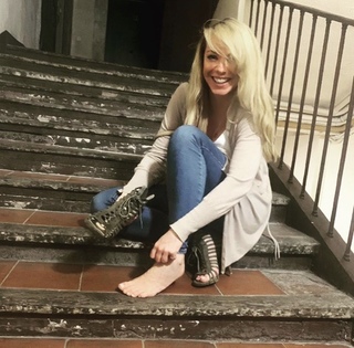 Liz McClarnon feet photo thumbnail