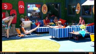 Liz Nolan feet photo 9