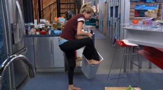 Liz Nolan feet photo 15