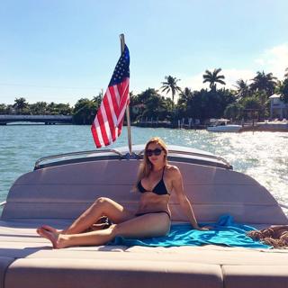 Liz Nolan feet photo 2
