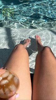 Liz Nolan feet photo 1