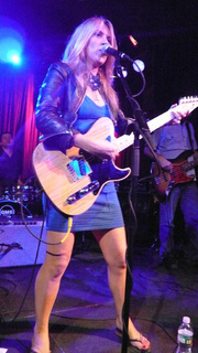 Liz Phair feet photo 11
