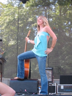 Liz Phair feet photo 7
