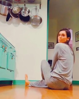 Liz Plank feet photo 2