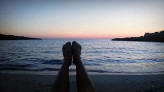 Liz Solari feet photo 10