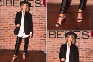 Liz Solari feet photo 15