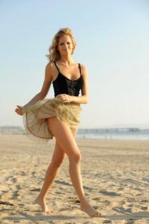 Liz Solari feet photo 5