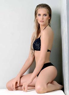 Liz Solari feet photo 20