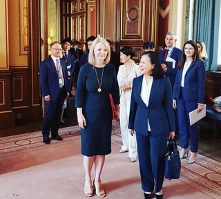 Liz Truss feet photo 7