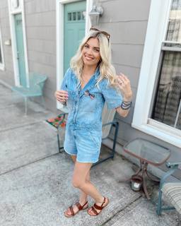 Liz Wheeler feet photo 3