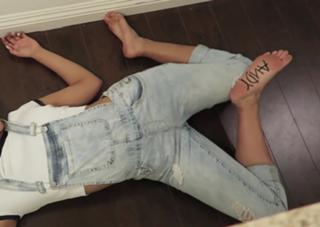 Liza Koshy feet photo thumbnail