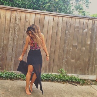 Liza Koshy feet photo thumbnail