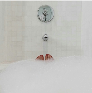 Liza Koshy feet photo thumbnail