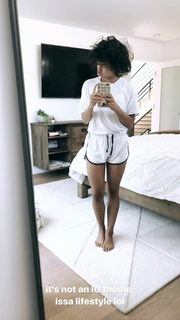 Liza Koshy feet photo thumbnail