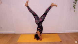 Liza Koshy feet photo thumbnail