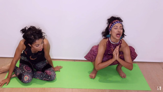 Liza Koshy feet photo thumbnail