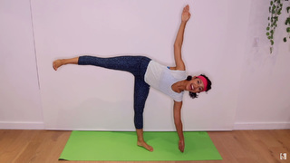 Liza Koshy feet photo thumbnail