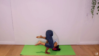Liza Koshy feet photo thumbnail