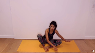 Liza Koshy feet photo thumbnail