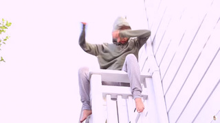 Liza Koshy feet photo thumbnail