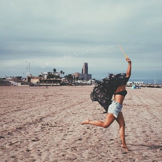 Liza Koshy feet photo thumbnail