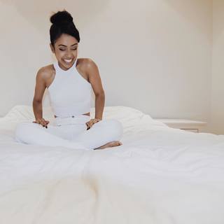 Liza Koshy feet photo thumbnail