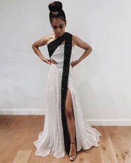 Liza Koshy feet photo thumbnail