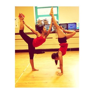 Liza Koshy feet photo thumbnail