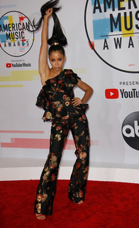 Liza Koshy feet photo thumbnail