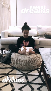 Liza Koshy feet photo thumbnail