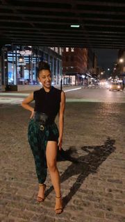 Liza Koshy feet photo thumbnail