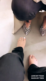 Liza Koshy feet photo thumbnail
