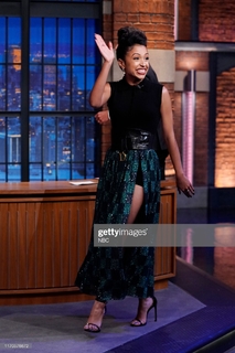 Liza Koshy feet photo thumbnail