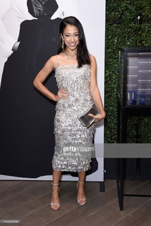 Liza Koshy feet photo thumbnail