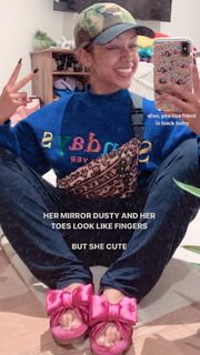 Liza Koshy feet photo thumbnail