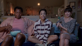 Liza Koshy feet photo thumbnail