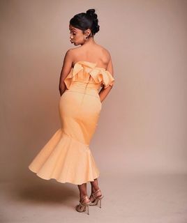 Liza Koshy feet photo thumbnail