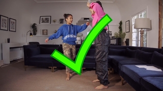 Liza Koshy feet photo thumbnail