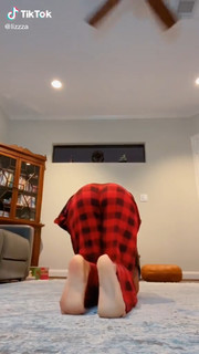 Liza Koshy feet photo thumbnail