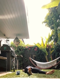 Liza Koshy feet photo thumbnail