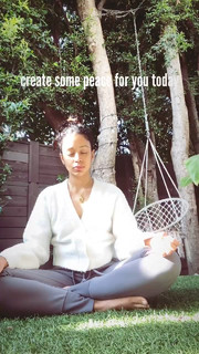 Liza Koshy feet photo thumbnail