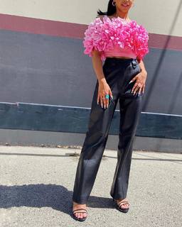 Liza Koshy feet photo thumbnail
