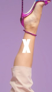 Liza Koshy feet photo thumbnail