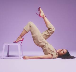 Liza Koshy feet photo thumbnail