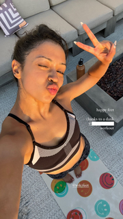 Liza Koshy feet photo thumbnail