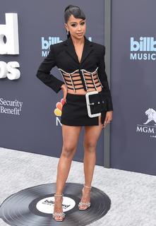 Liza Koshy feet photo thumbnail